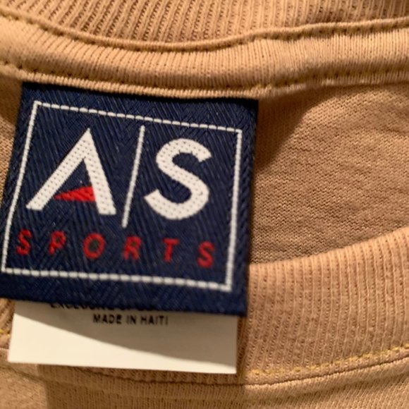 NWOT Size L Florida Tan T-shirt w/butterflies - Picture 6 of 9